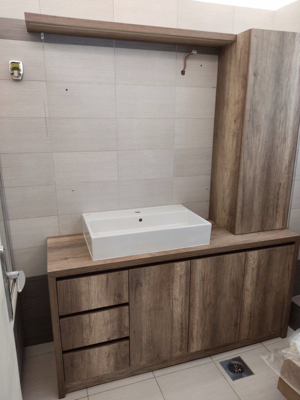 ΕΠΙΠΛΟ ΜΠΑΝΙΟΥ ΑΧΕΛΩΟΣ