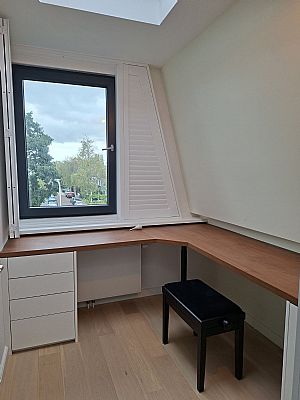 ΒΙΒΛΙΟΘΗΚΗ ΓΡΑΦΕΙΟ 93 ΒΙΒΛΙΟΘΗΚΗ ΓΡΑΦΕΙΟ 93